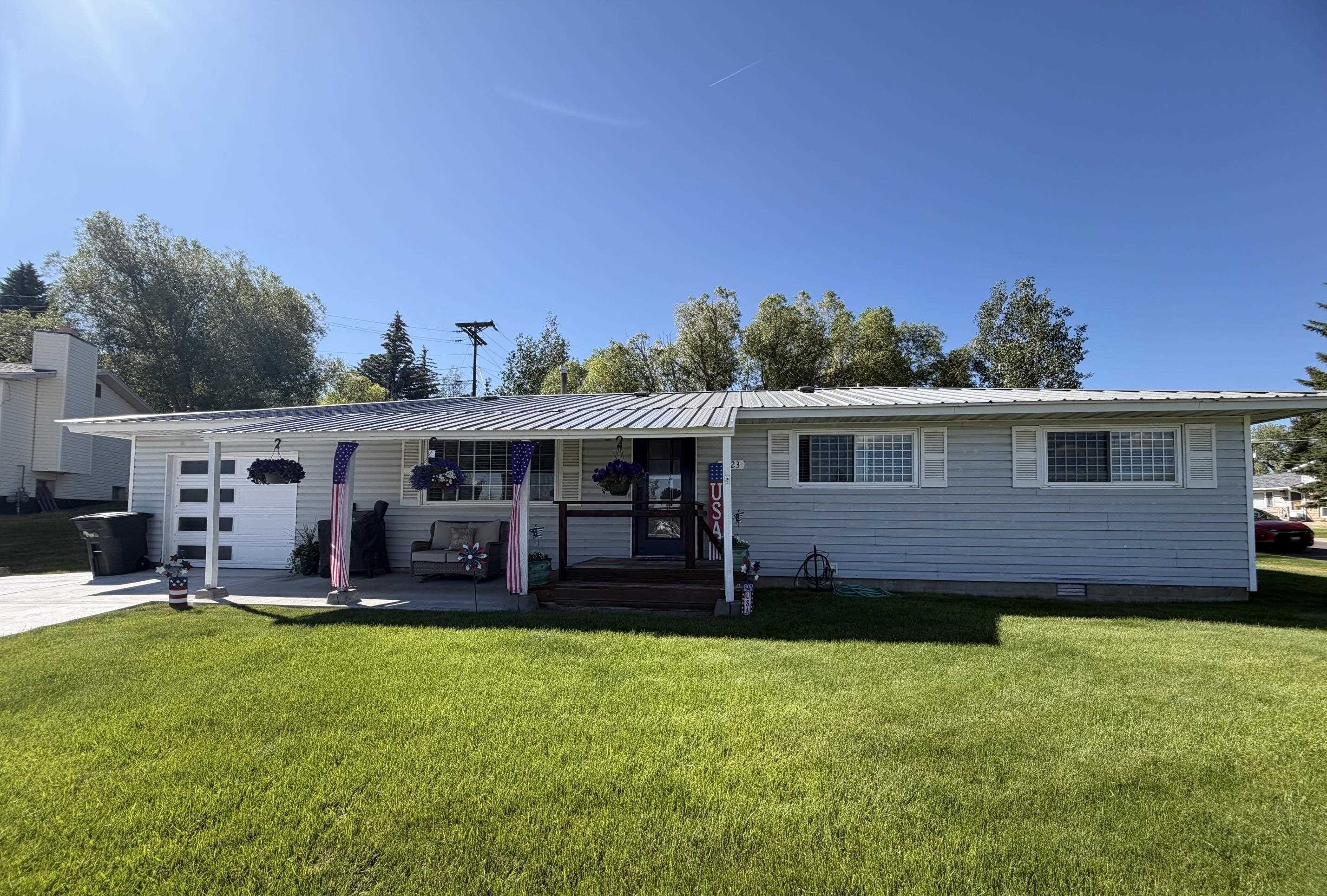 Single Family 3BR 2BA - 1123 3rd West Avenue, Kemmerer, WY