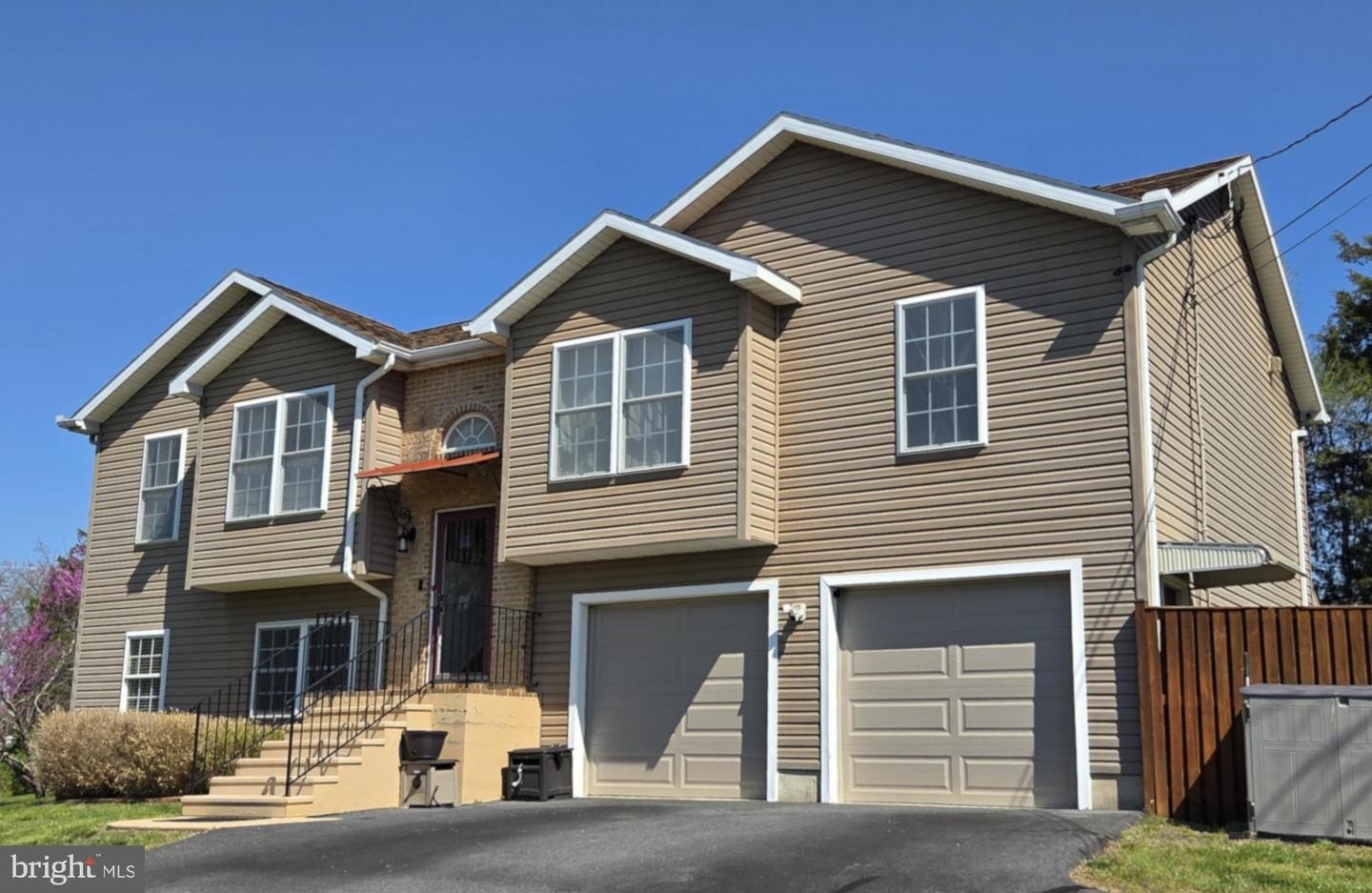 Single Family 3BR 3BA - 2617 GILES MILL RD, BUNKER HILL, WV
