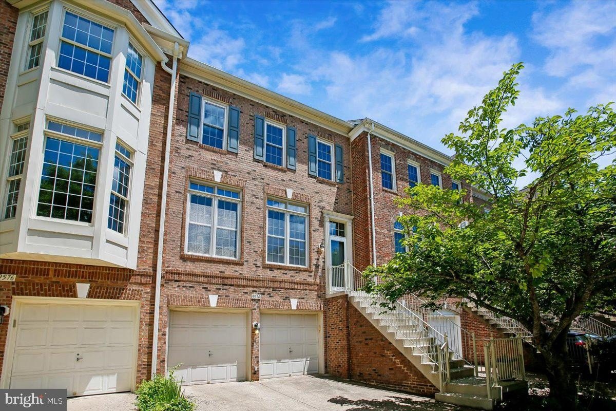 Single Family 3BR 5BA - 9574 LAGERSFIELD CIR, VIENNA, VA