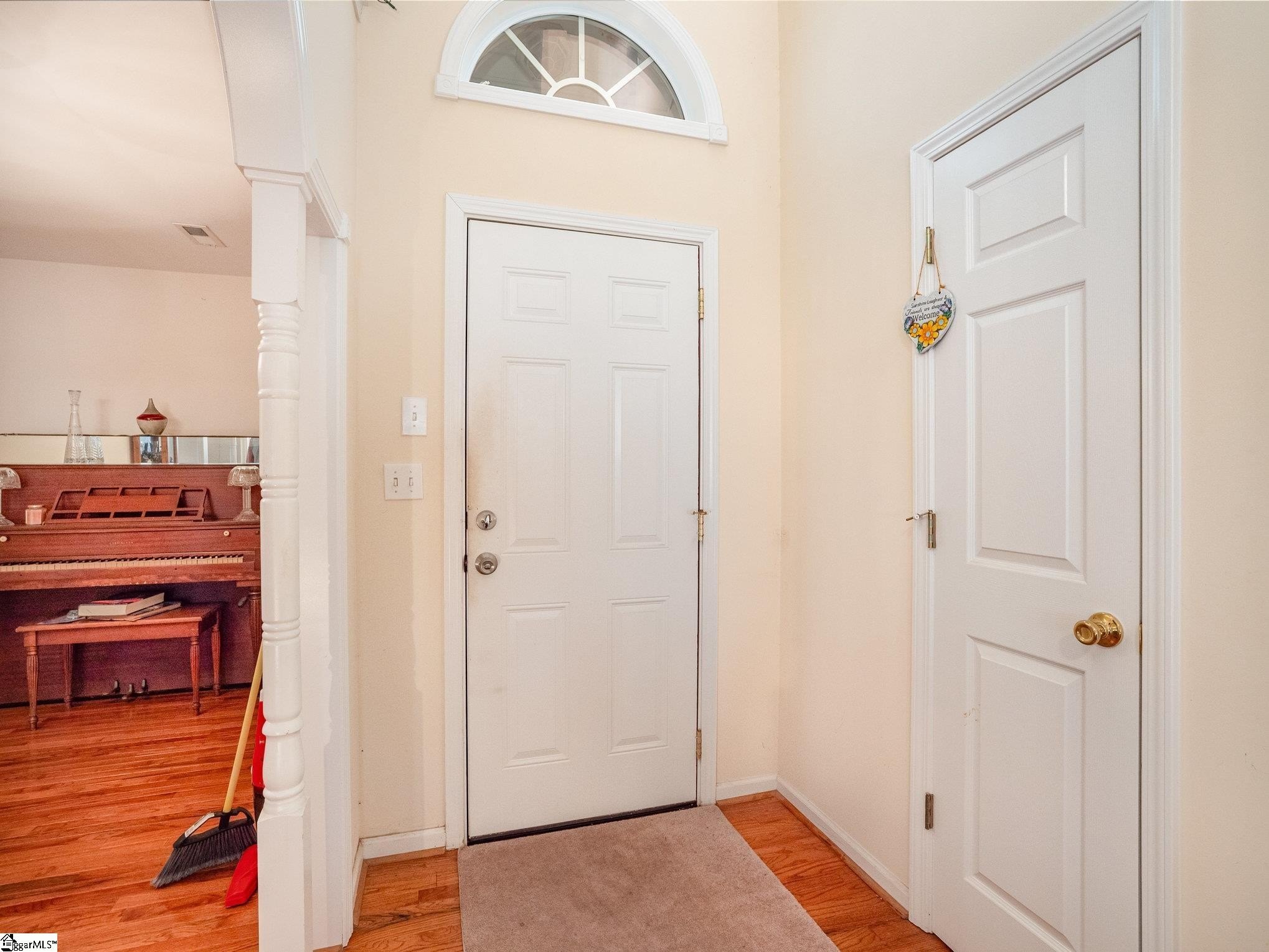 Single Family 6BR 4BA - 412 Winding Brook Court, Greenville, SC