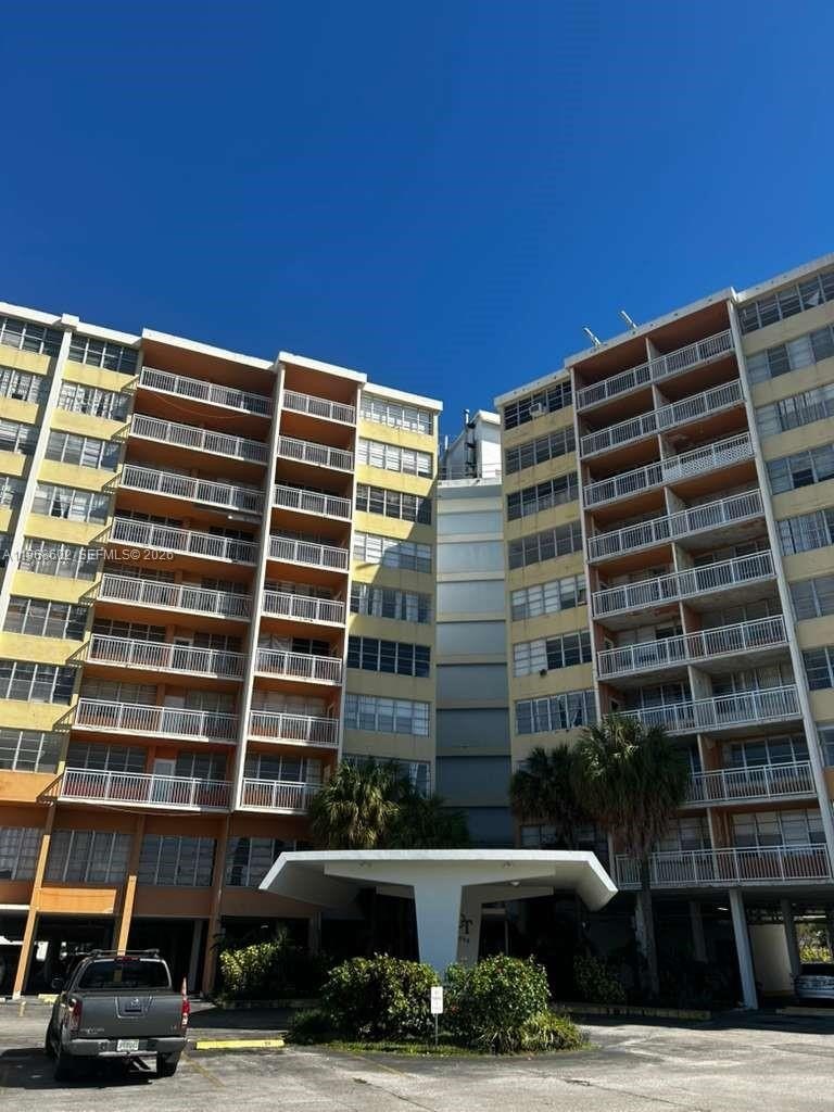 Condo 1BR 2BA - 2025 NE 164th St, North Miami Beach, FL