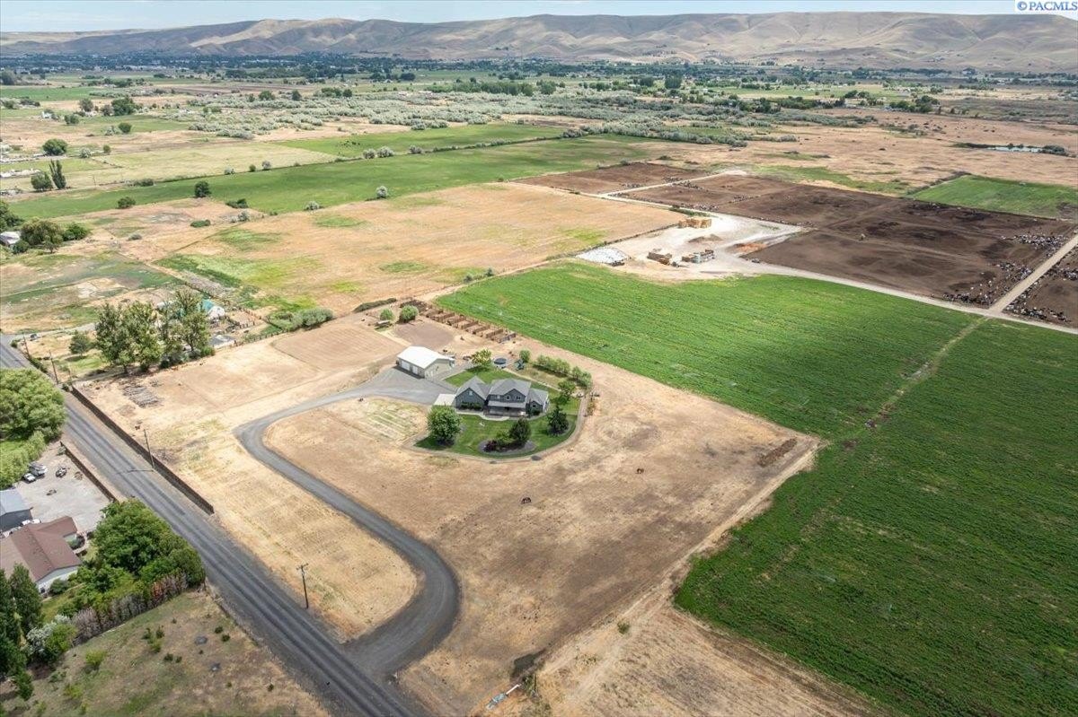 Other 5BR 3BA - 168715 W Johnson, Prosser, WA