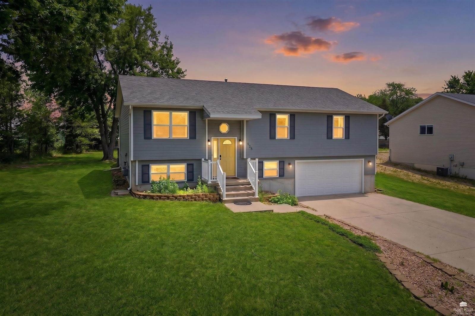 Single Family 3BR 3BA - 926 Nicholson, Chapman, KS