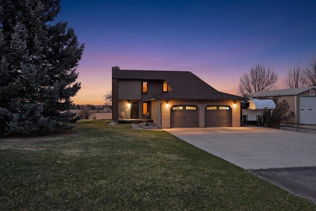Single Family 4BR 3BA - 304 Willow Drive, Spearfish, SD