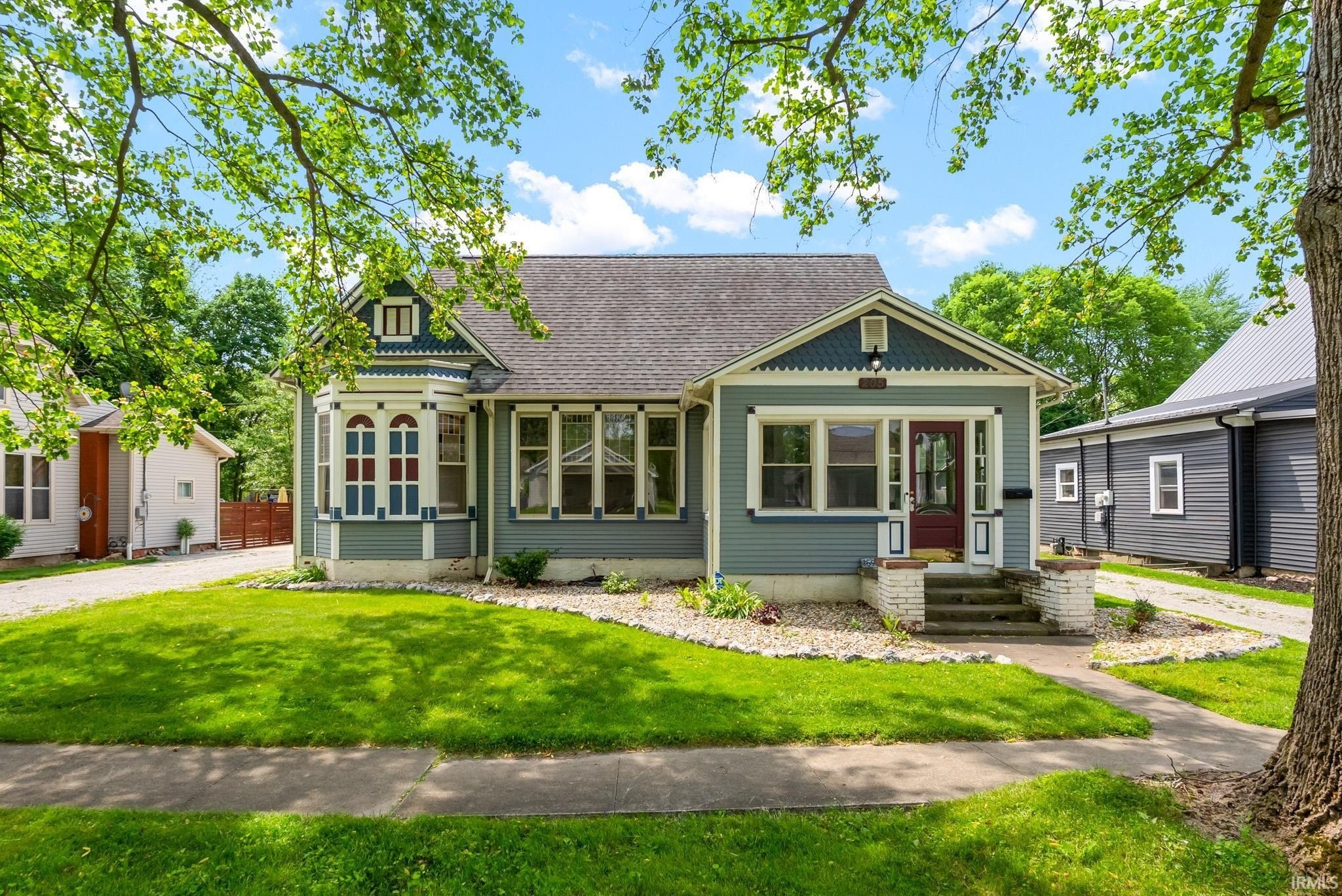 Single Family 2BR 2BA - 205 W 4th Street, North Manchester, IN
