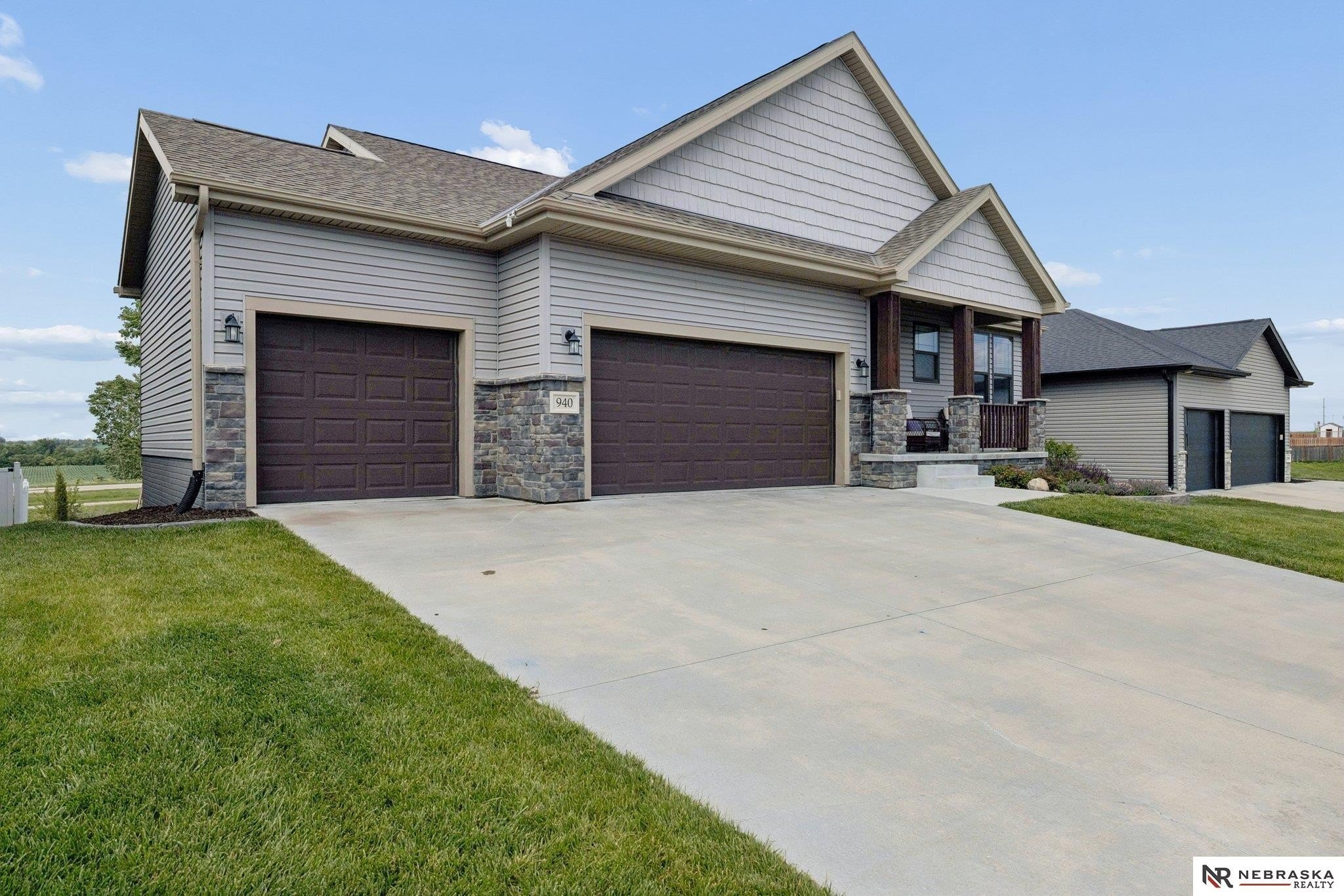 Single Family 4BR 3BA - 940 Kooser Drive, Lincoln, NE