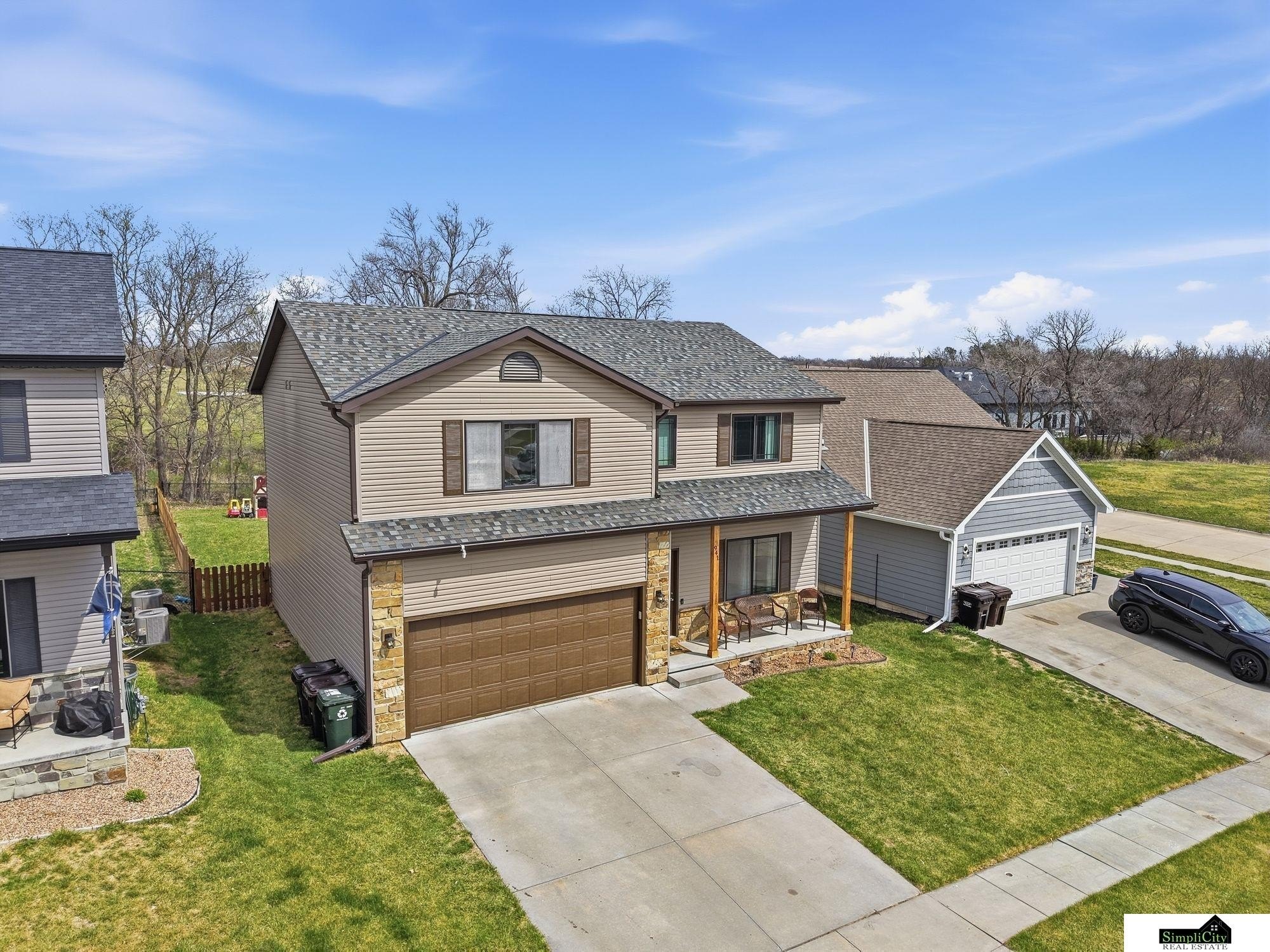 Single Family 4BR 4BA - 941 Scotts Creek Court, Hickman, NE