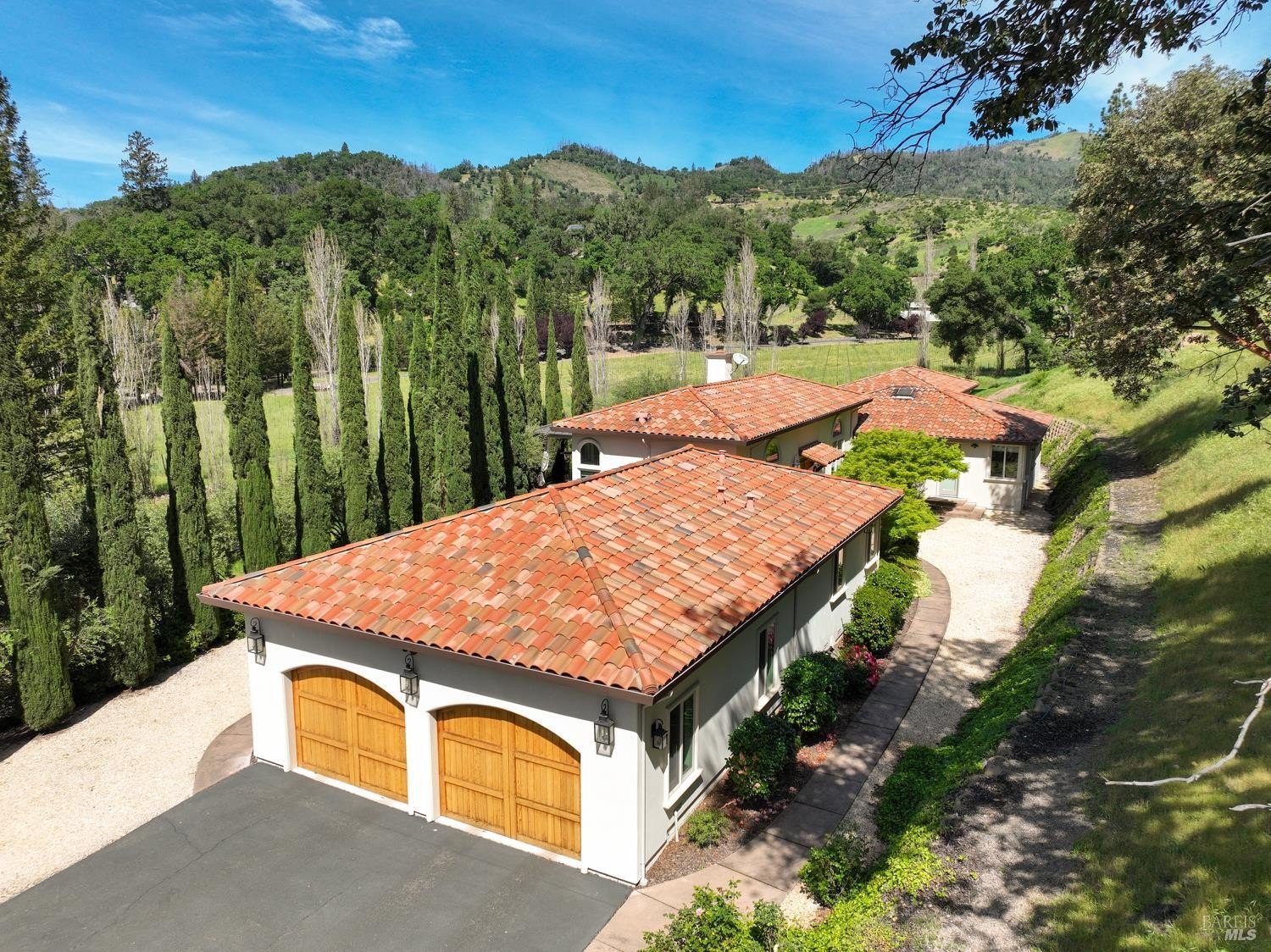 Single Family 5BR 4BA - 3860 N Silverado Trail N, Calistoga, CA