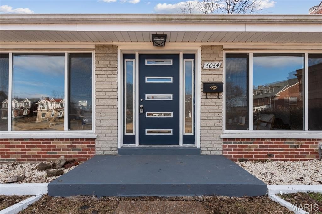 Single Family 4BR 3BA - 6064 W Cabanne Place, St Louis, MO