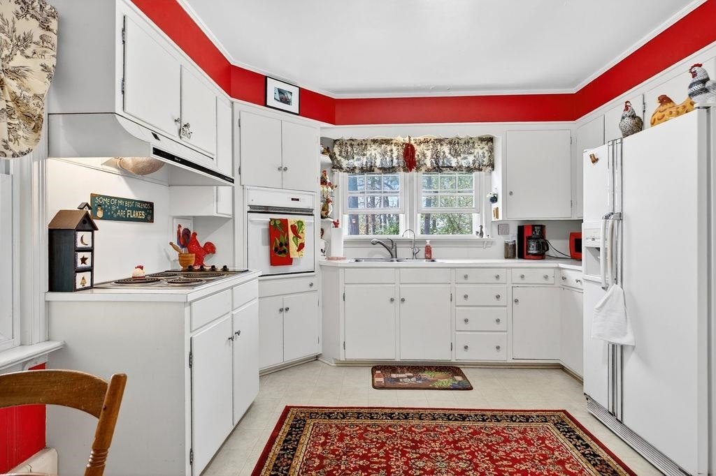 Single Family 4BR 4BA - 59 CATTLE SCALES RD, WAYNESBORO, VA