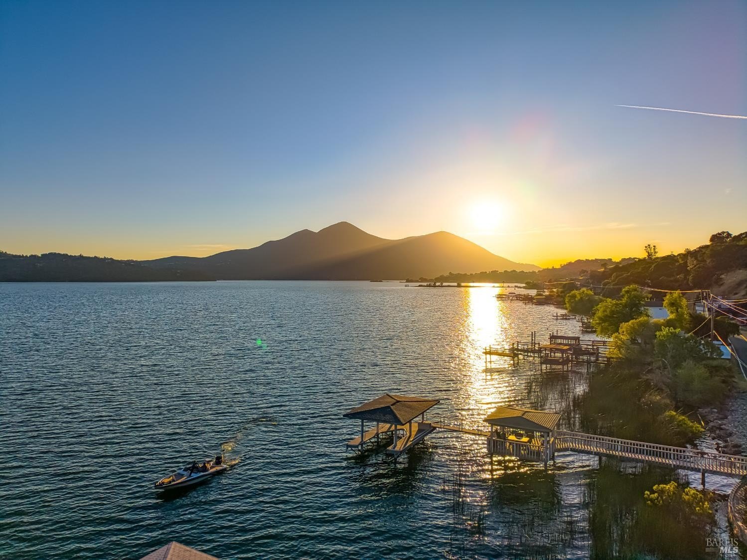 Single Family 3BR 2BA - 12620 Lakeshore Drive, Clearlake, CA