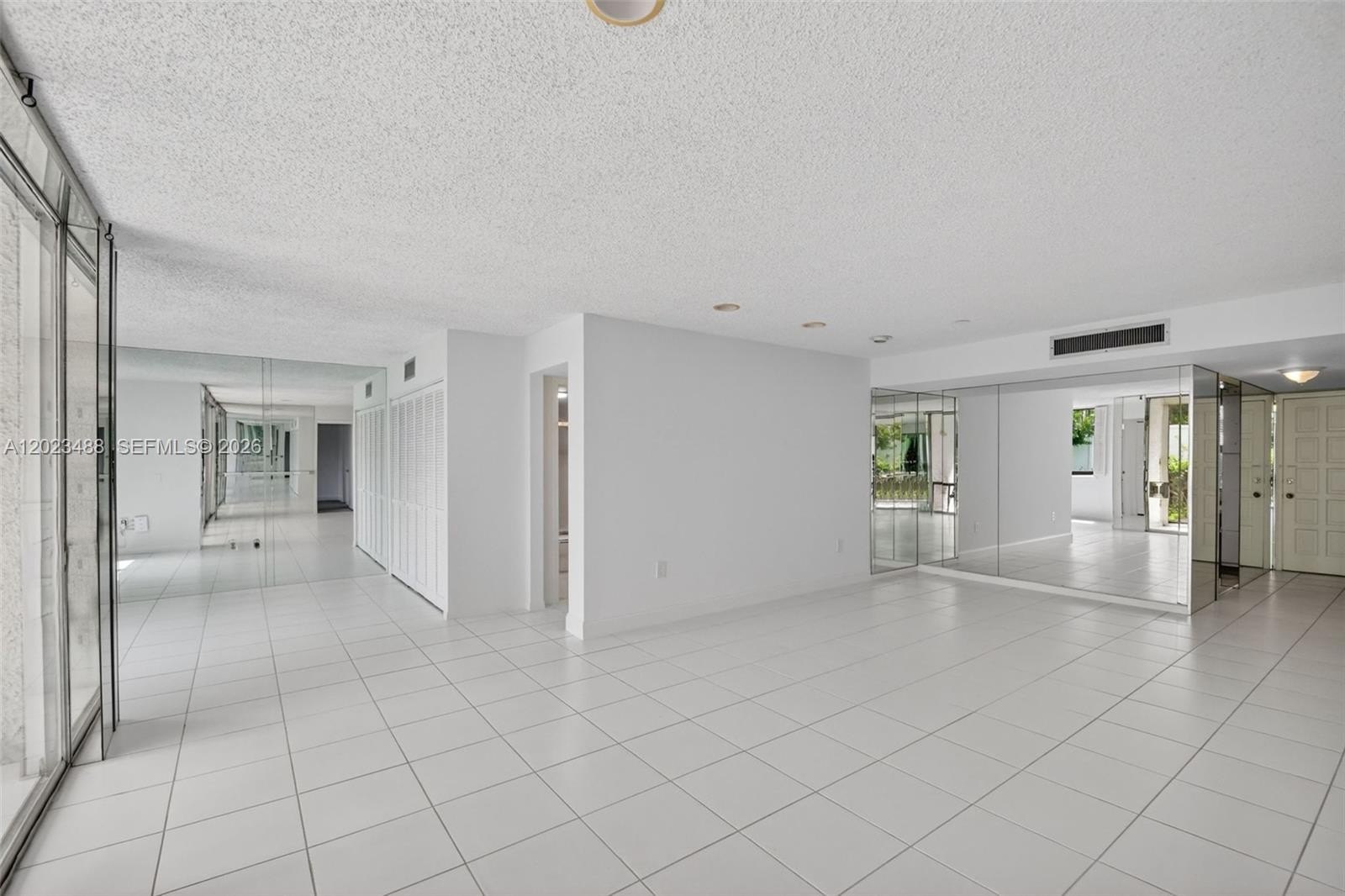 Condo 3BR 2BA - 4230 Deste Ct, Lake Worth, FL