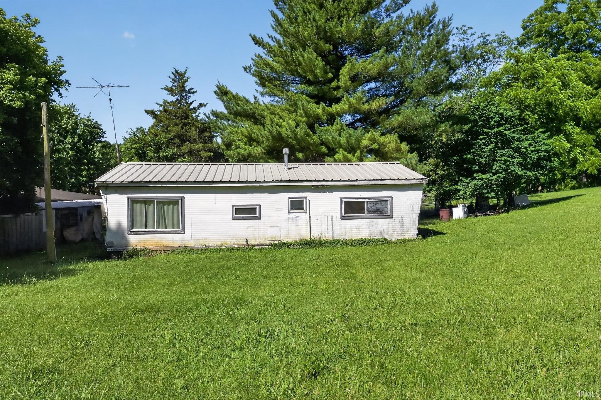 Single Family 3BR 1BA - 226 Shelby Street, Marengo, IN