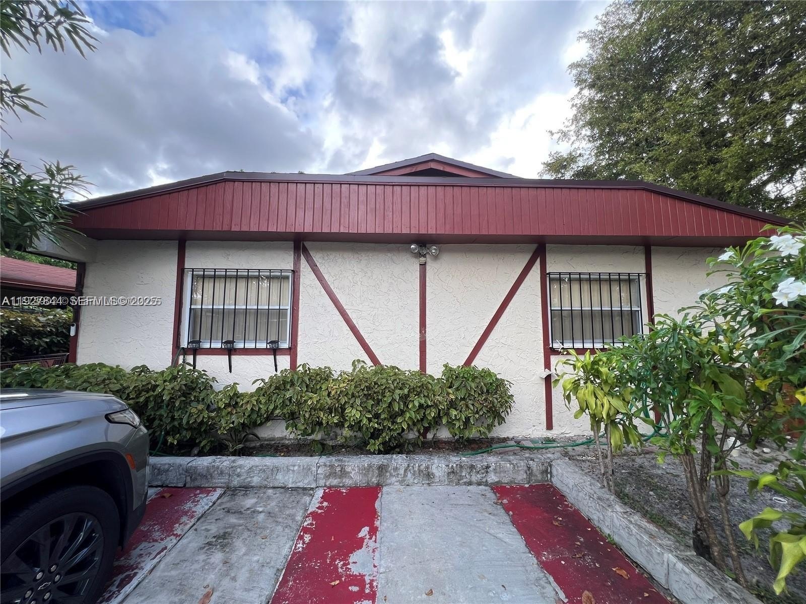 Single Family 3BR 2BA - 1581 NE 117 ST, Miami, FL