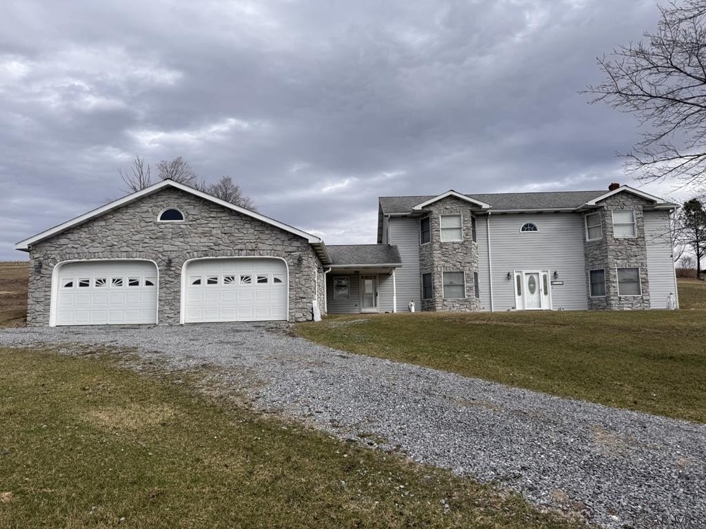 Single Family 5BR 3BA - 2149 Dutch Road, Loretto, PA