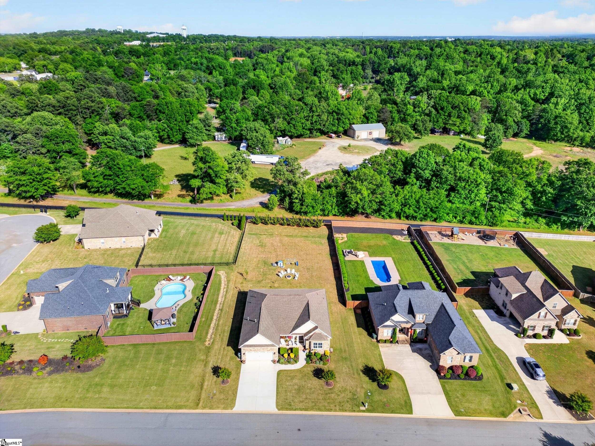 Single Family 3BR 2BA - 205 Cedar Knoll Way, Greer, SC