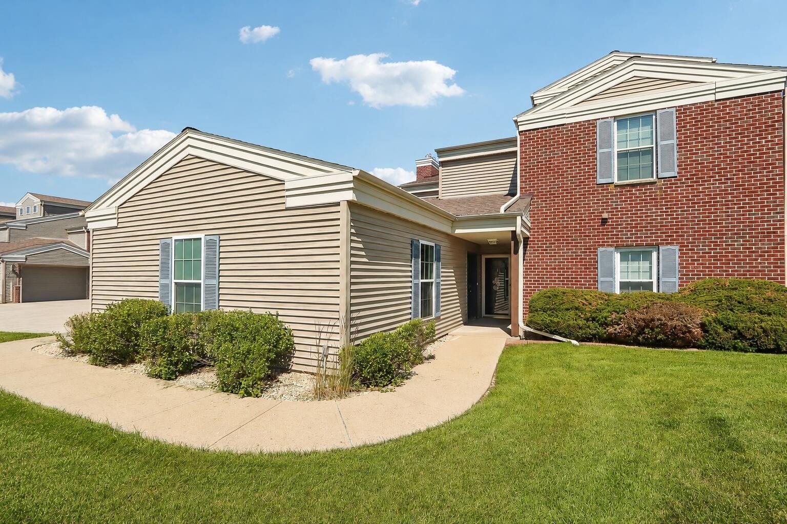 Condo 2BR 2BA - N16W26539 Tall Reeds Ln, Pewaukee, WI