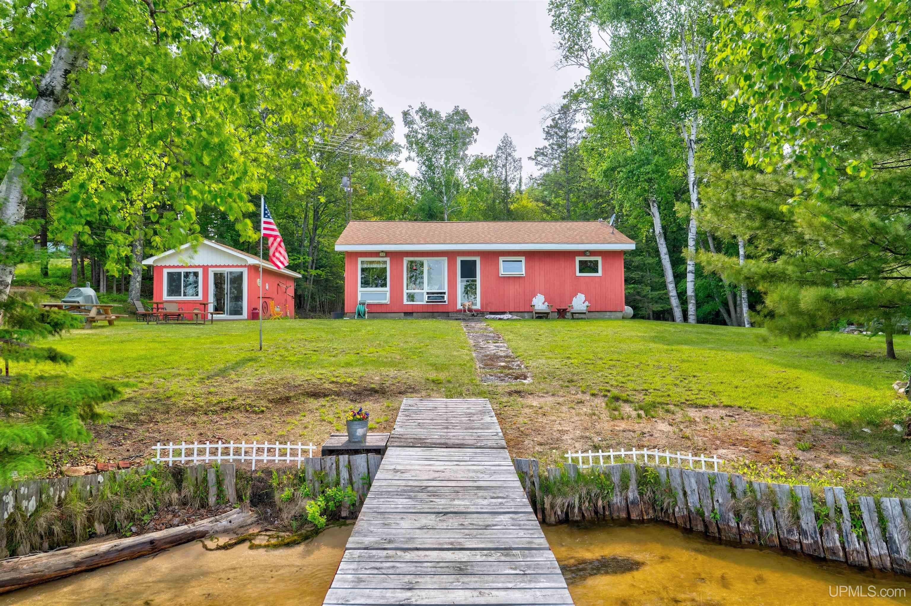 610N West Gulliver Lk