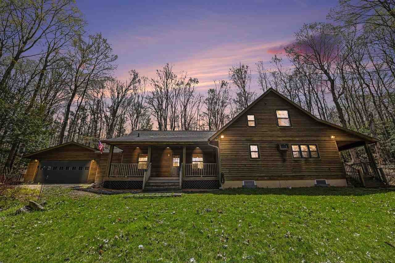 Single Family 3BR 4BA - 2835 S Barnard, Charlevoix, MI