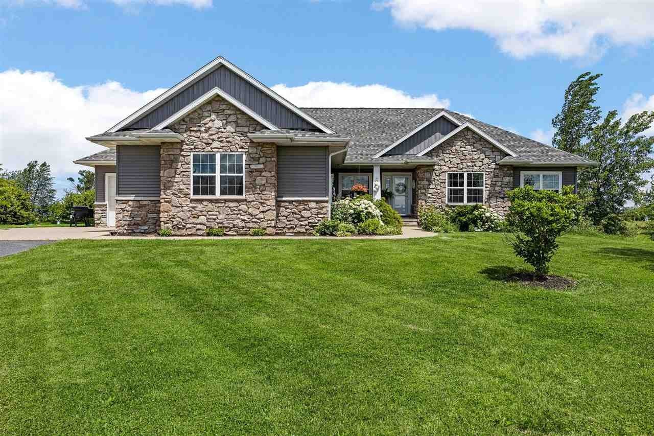 Single Family 6BR 3BA - 3352 Southridge Dr, Amana, IA