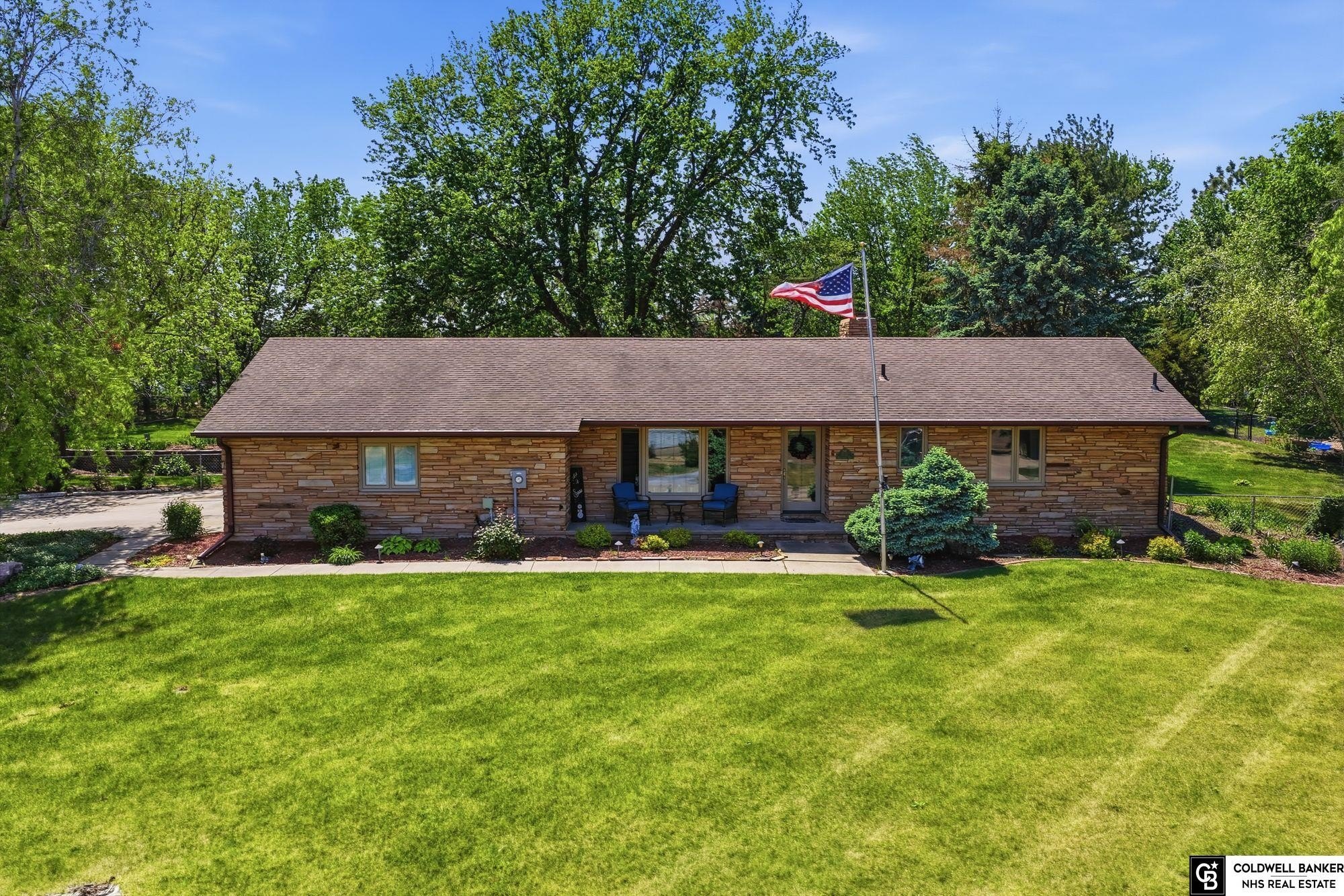 Single Family 3BR 3BA - 1221 Beechcraft Road, Lincoln, NE