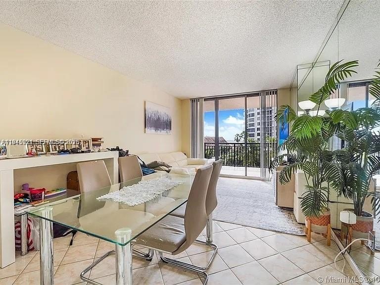 Condo 1BR 2BA - 540 Brickell Key Dr, Miami, FL