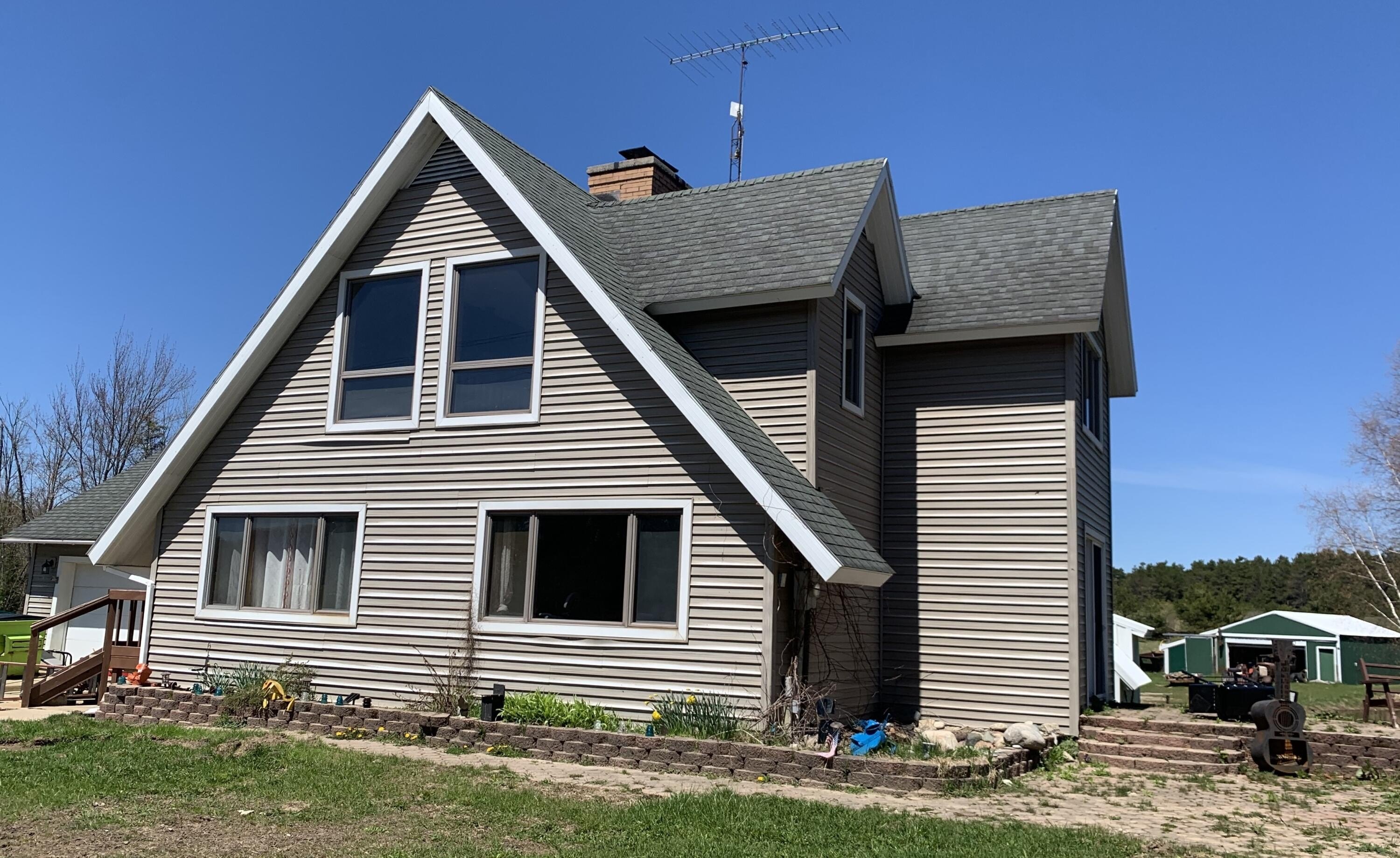 Single Family 4BR 3BA - 21346 County Road 135, McMillan, MI