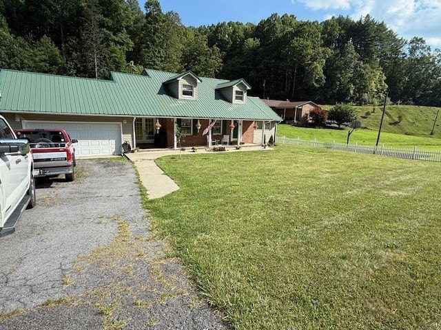 Single Family 4BR 3BA - 706 Saulsville Mtn Rd, SAULSVILLE, WV