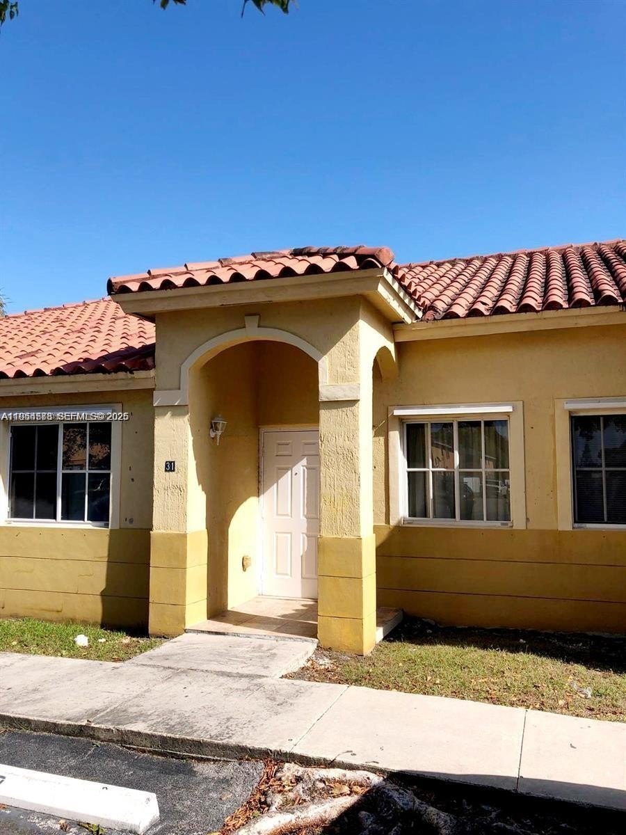 Single Family 2BR 2BA - 31 NE 13th Ave, Homestead, FL