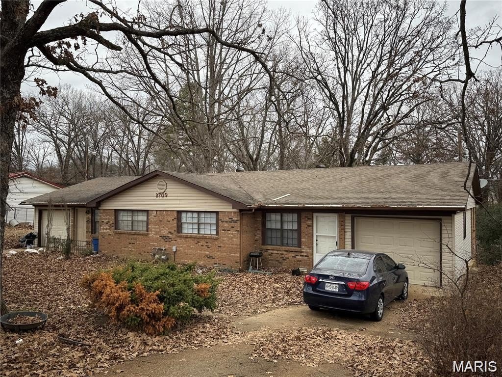 Single Family 2BR 1BA - 2709 Oakmoore Drive, Poplar Bluff, MO