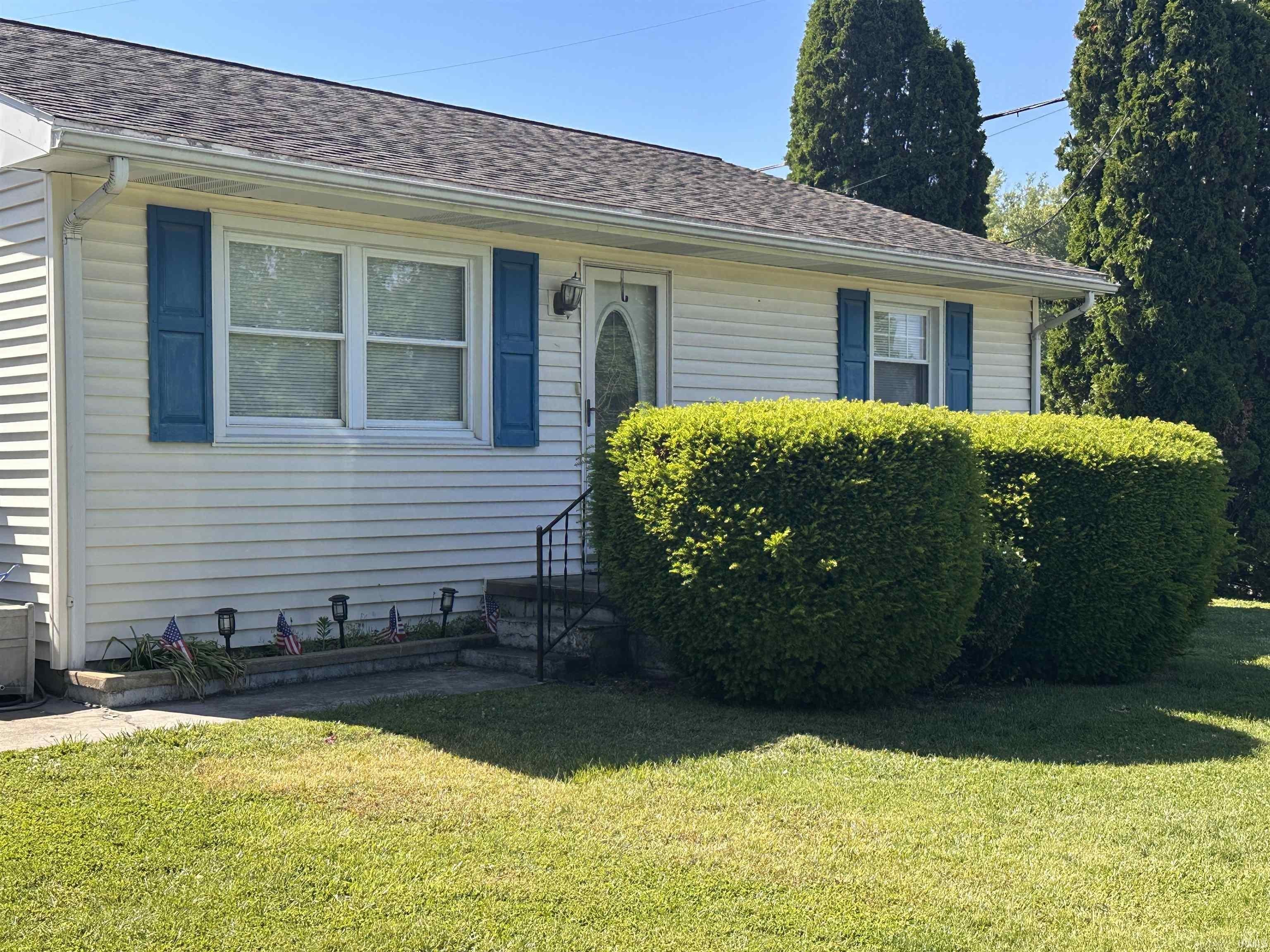 Single Family 2BR 1BA - 514 N First Street, Owensville, IN