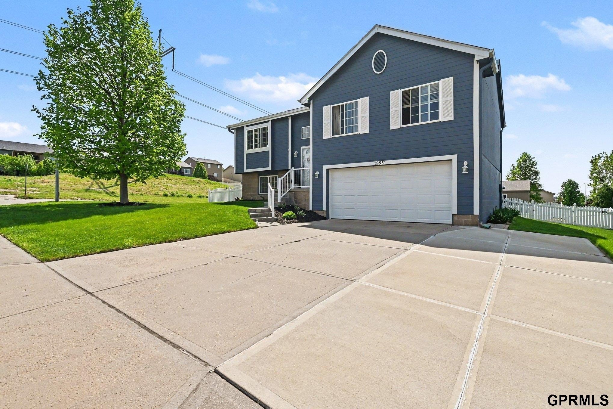 Single Family 3BR 2BA - 18951 Y Street, Omaha, NE
