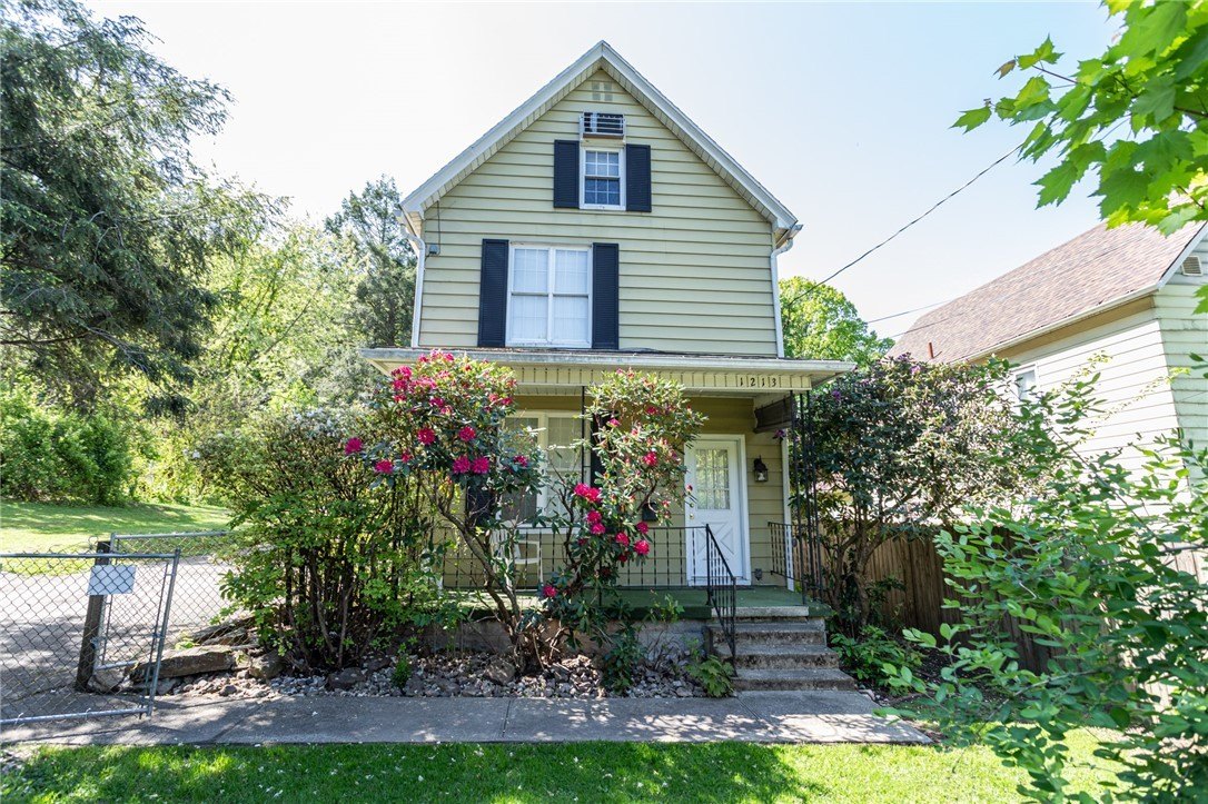 Single Family 4BR 3BA - 1213 Mccormick Ave, South Connellsville, PA