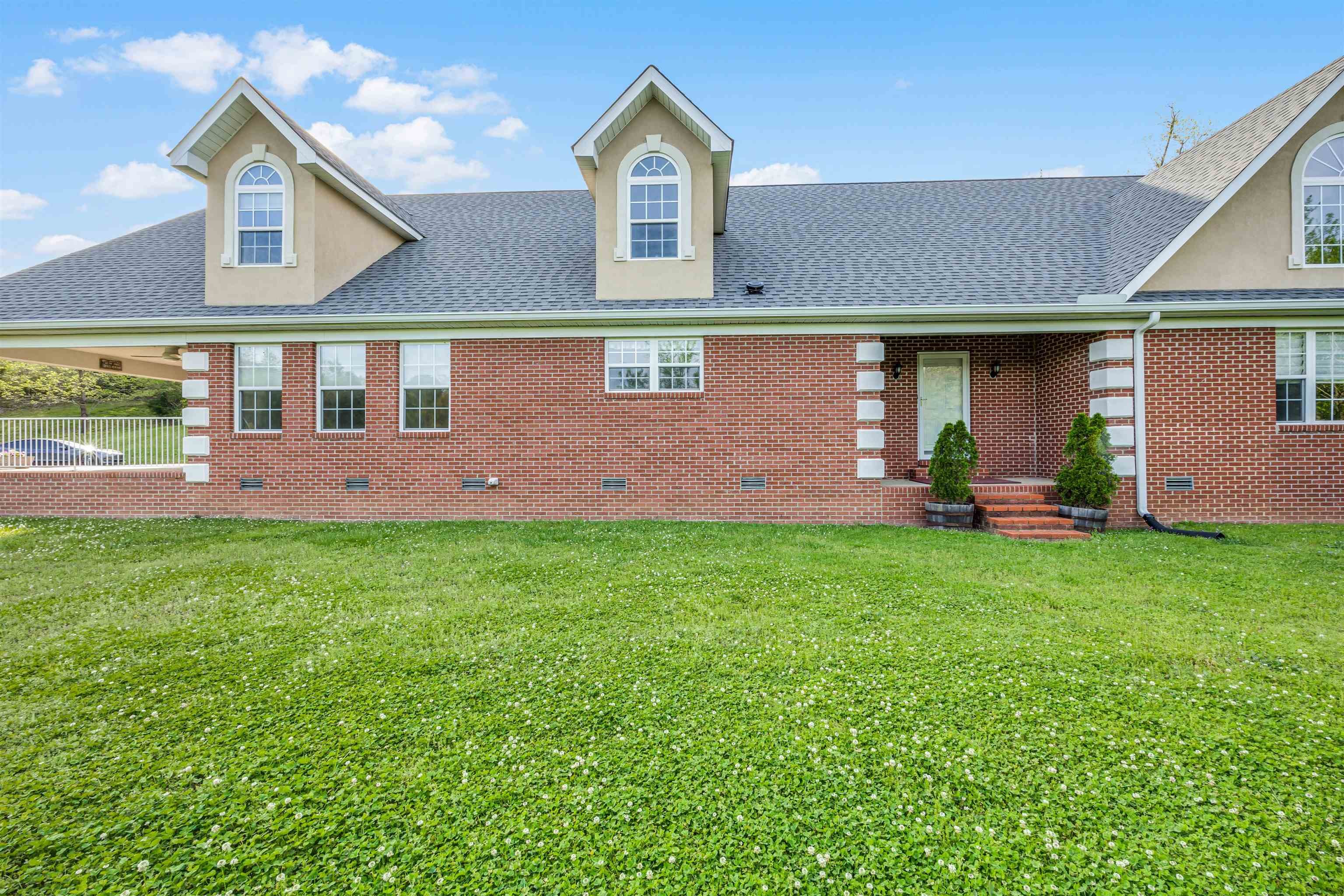 112 Starbucks Ln  