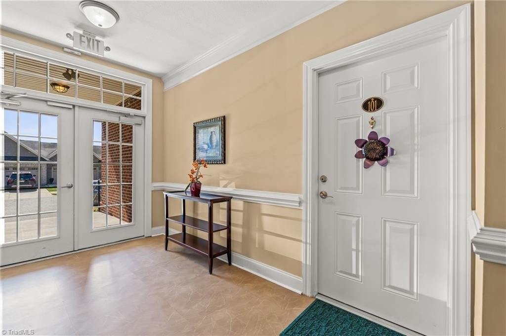 Condo 3BR 2BA - 6831 Hanesbrook Circle, Clemmons, NC
