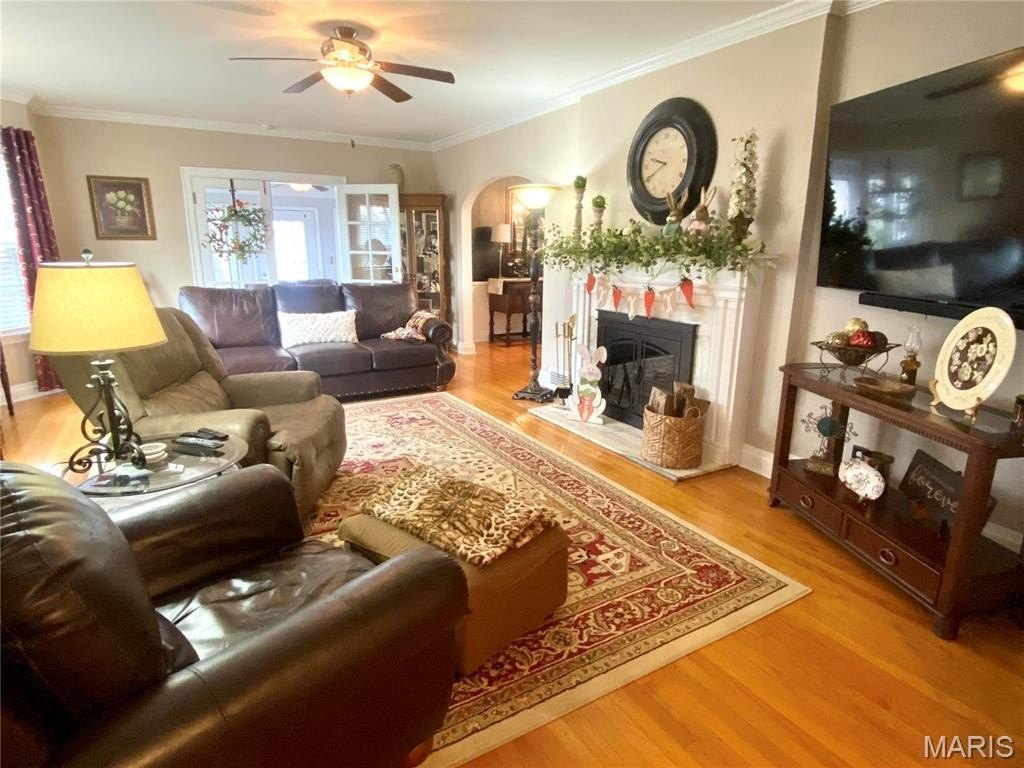 Single Family 4BR 3BA - 504 E Cypress Street, Charleston, MO