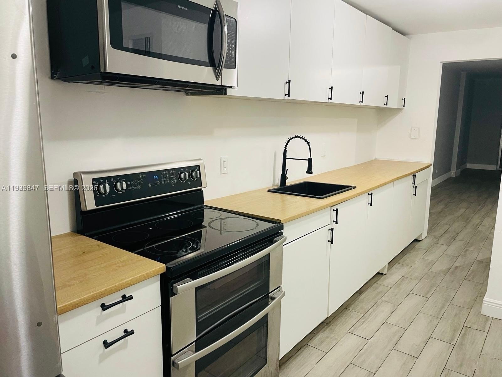 Condo 1BR 2BA - 3660 NE 166th St, North Miami Beach, FL