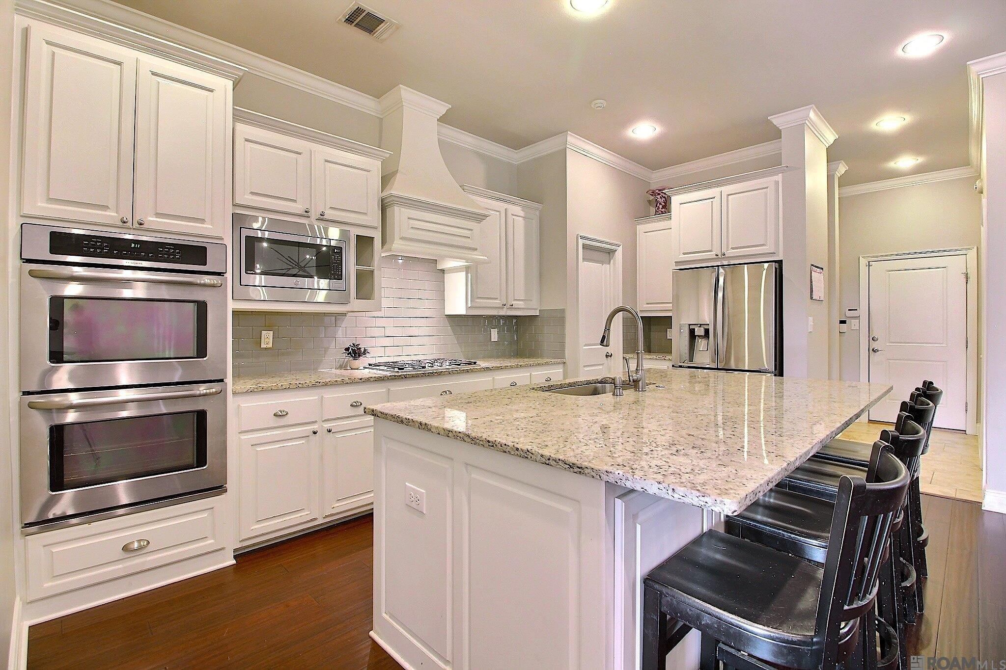Single Family 4BR 3BA - 2234 Morningbrook Dr, Baton Rouge, LA