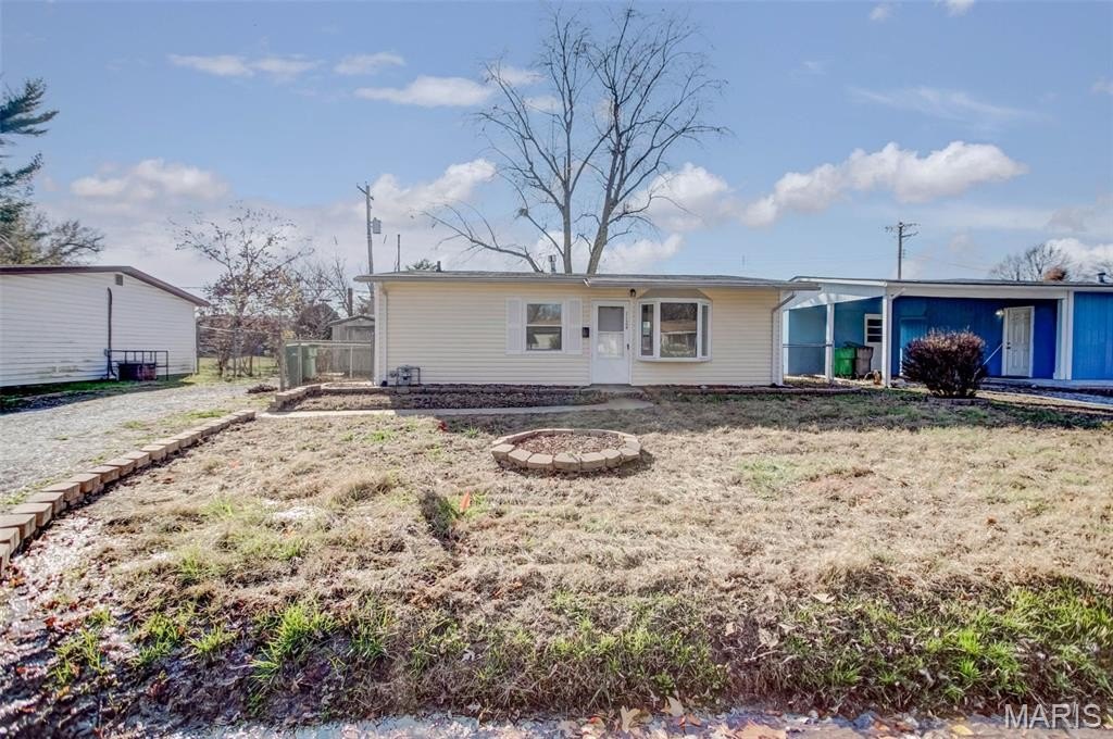 Single Family 3BR 1BA - 1124 Saint Michael Drive, Cahokia, IL