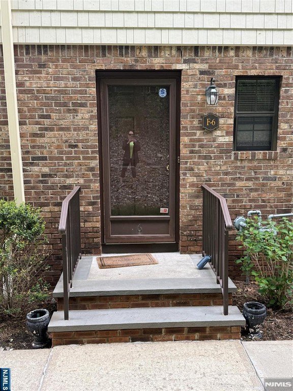 Single Family 2BR 3BA - 101 Oak Street, Oakland, NJ