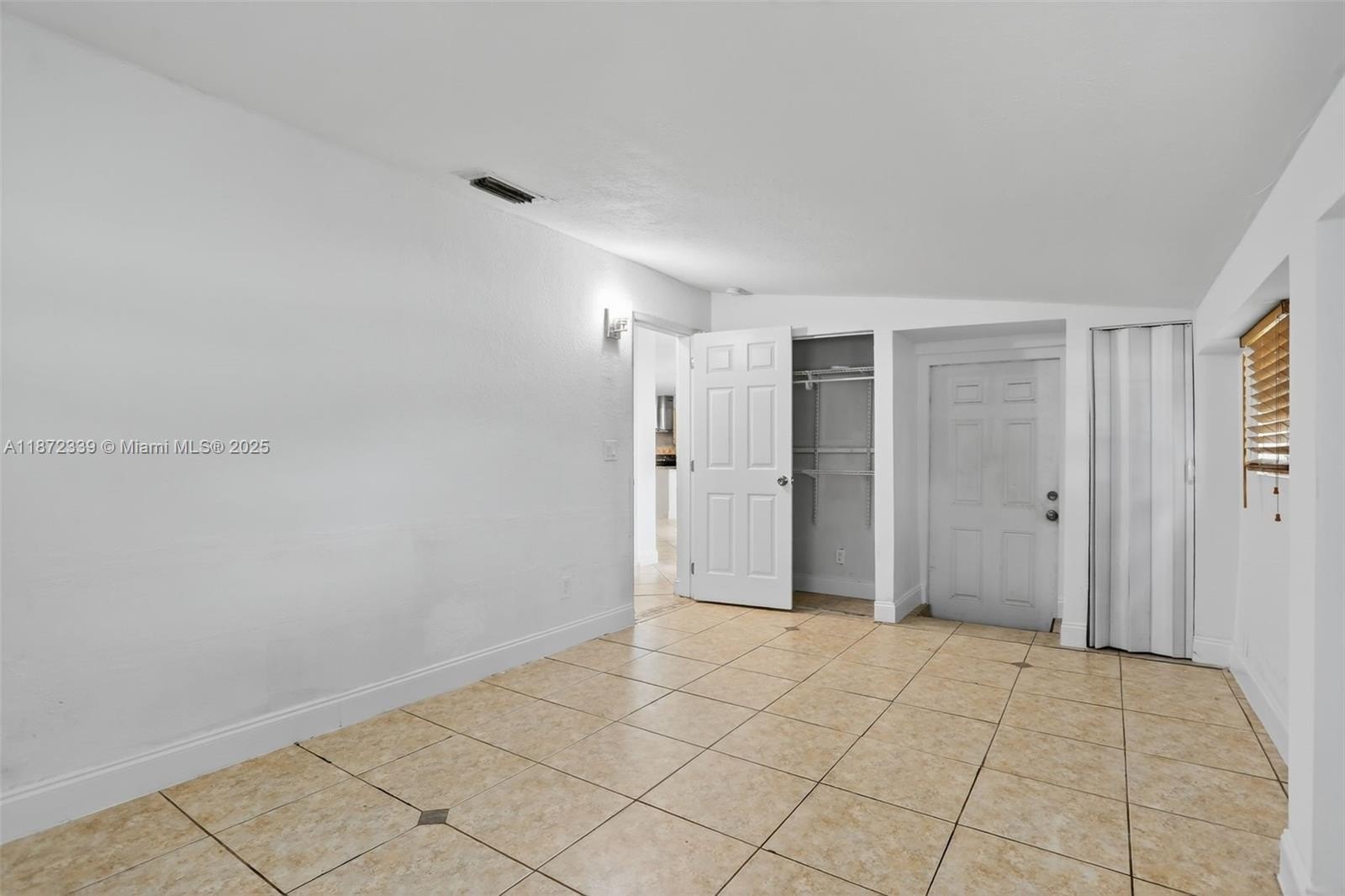 Single Family 3BR 2BA - 2681 NW 63rd Ave, Margate, FL