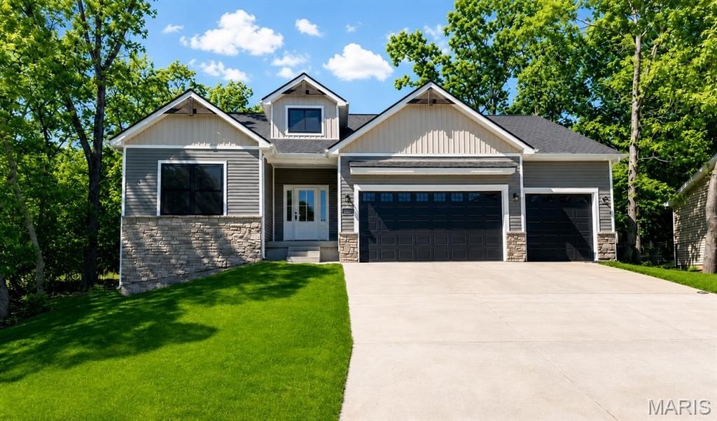Single Family 3BR 3BA - 32060 N Fairway Drive, Foristell, MO