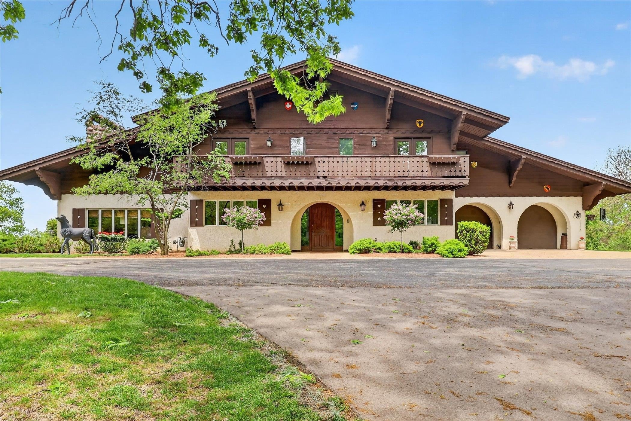 Single Family 6BR 5BA - 2532 Skyline Drive, Janesville, WI