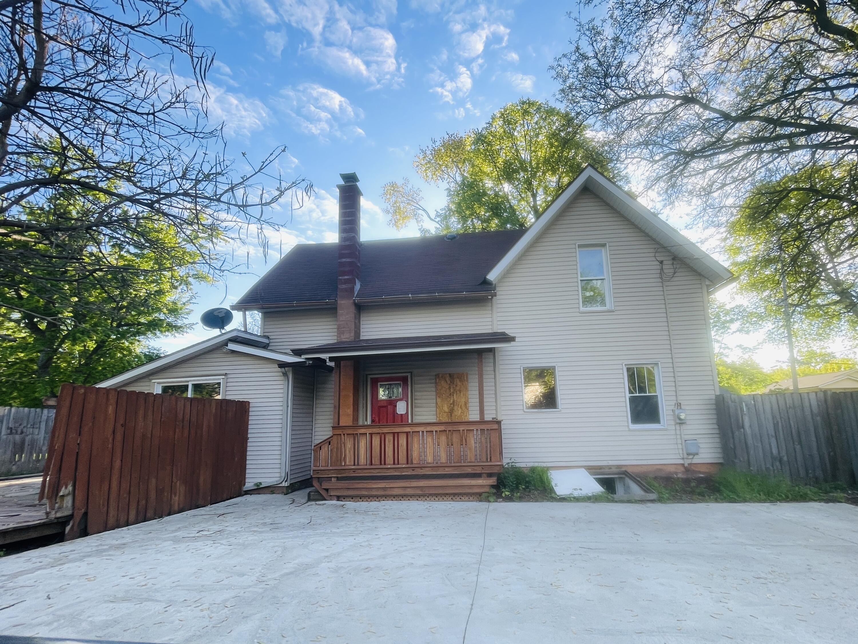 Single Family 3BR 2BA - 412 Quarry Street, Jackson, MI