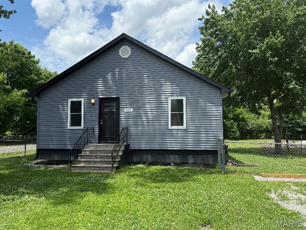Single Family 2BR 1BA - 601 Margaret Avenue, Granite City, IL