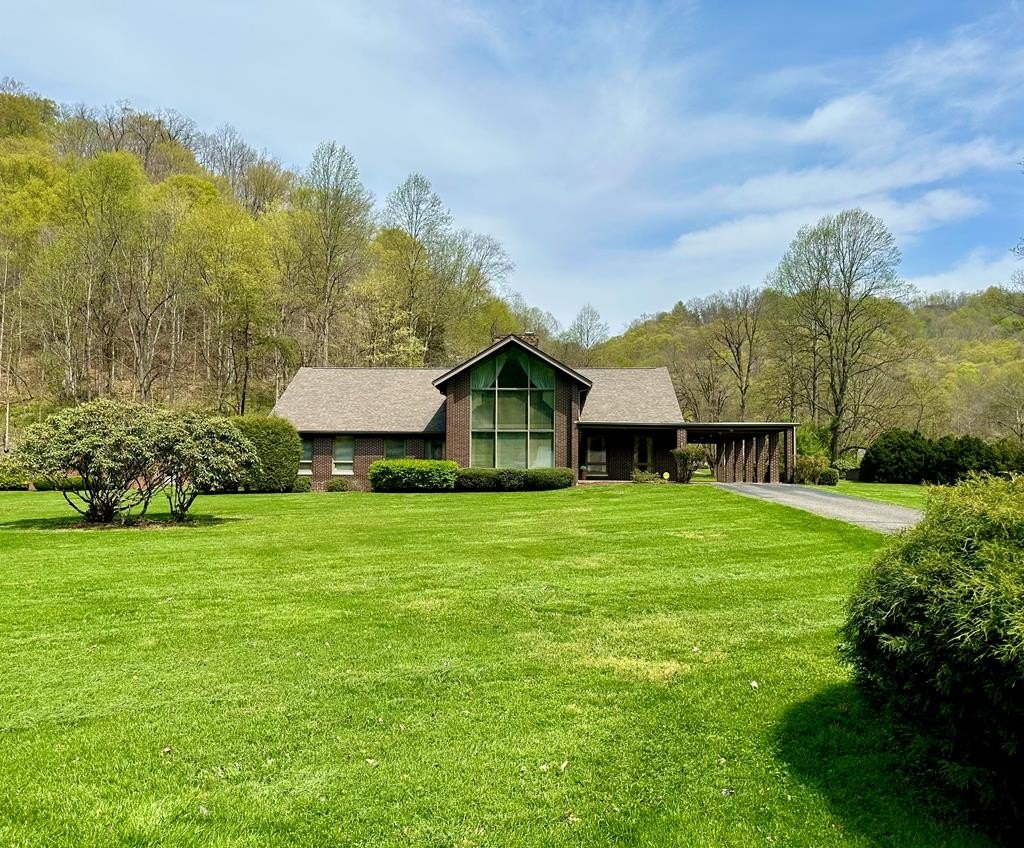 Single Family 6BR 4BA - 2920 Ky Rt 1426, Dana, KY