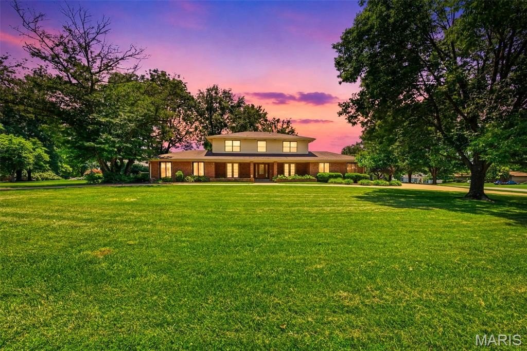 Single Family 4BR 3BA - 14196 Cross Trails Drive, Chesterfield, MO
