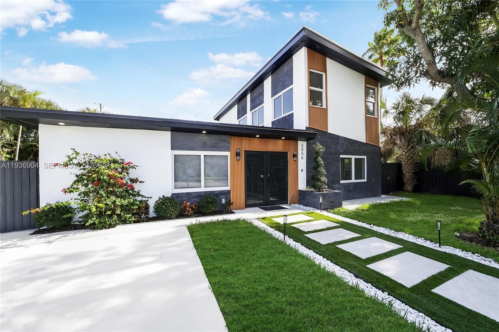 Single Family 3BR 3BA - 3056 NE 14th Ave, Oakland Park, FL