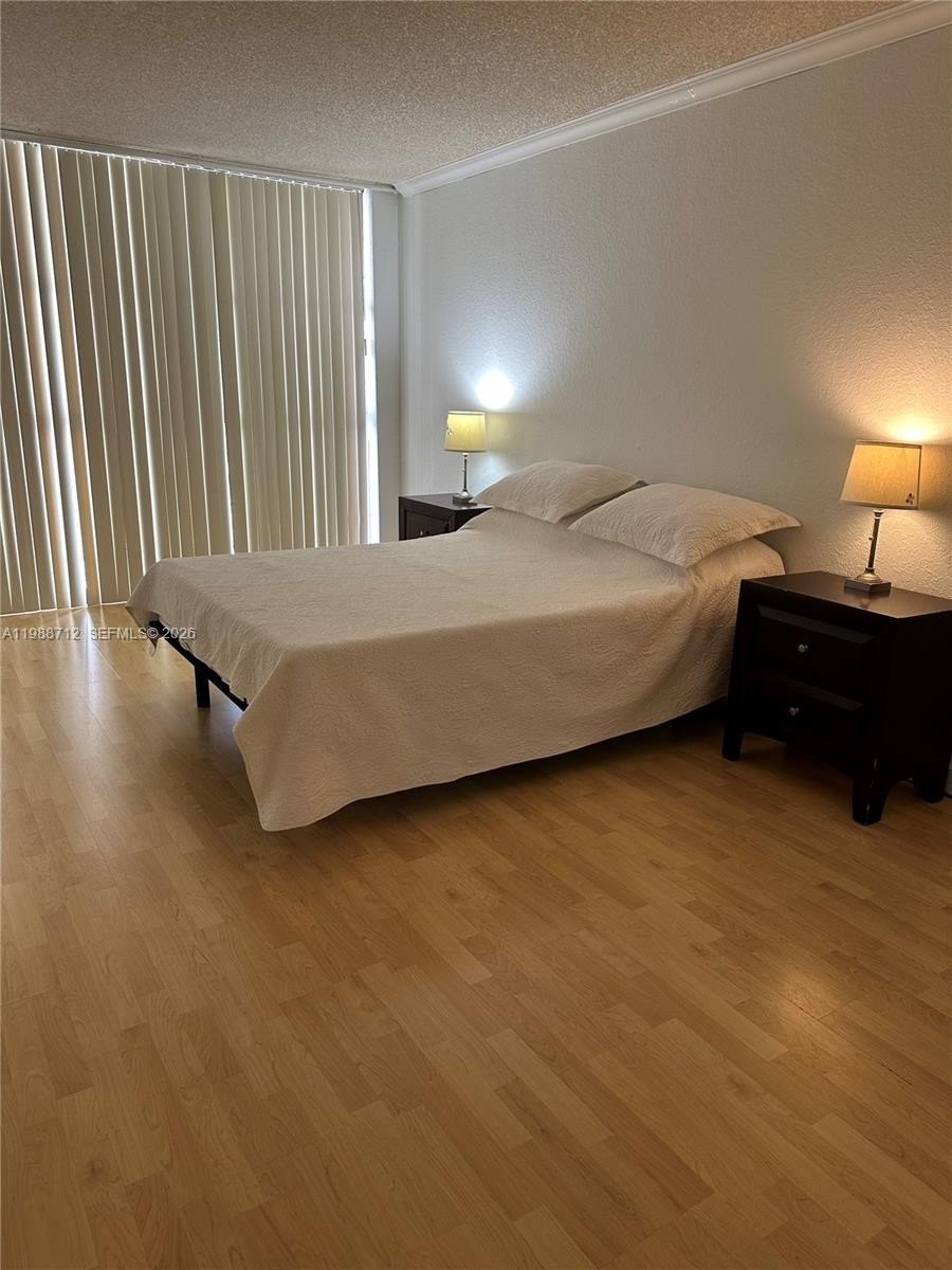 Condo 1BR 2BA - 600 E Parkview Dr, Hallandale Beach, FL