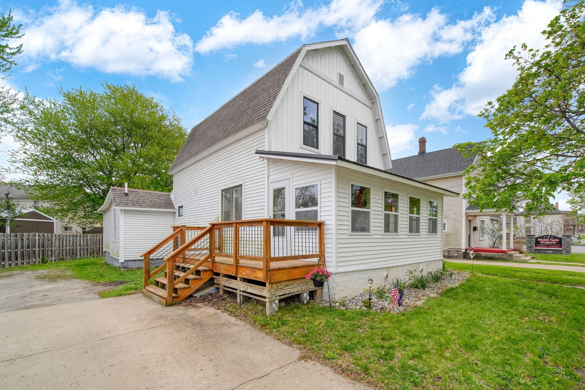 Single Family 3BR 1BA - 81 Hillsdale Street, Hillsdale, MI